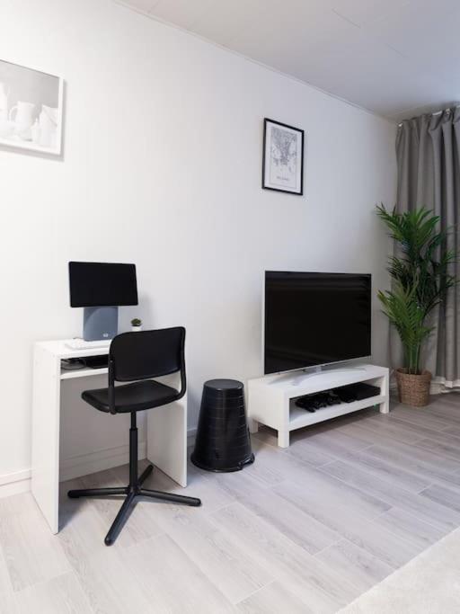 Cozy Roomy Studio Flat Next To Tram Stop @ Kallio Helsinky Exteriér fotografie